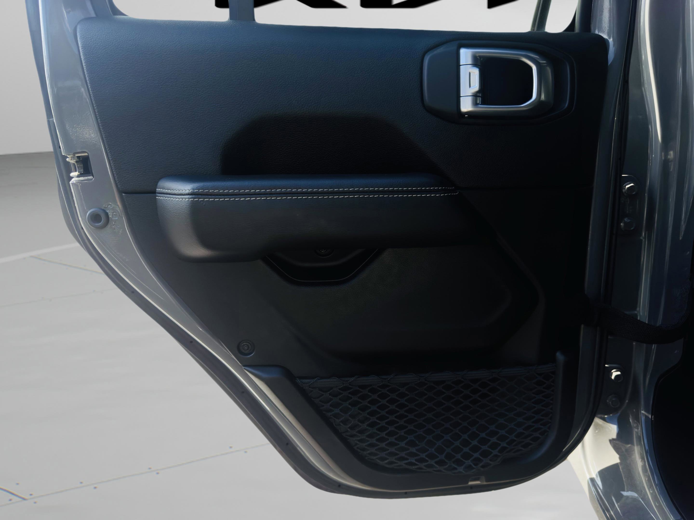 Used 2020 Jeep Gladiator Overland w/ Dual Top Group image 29