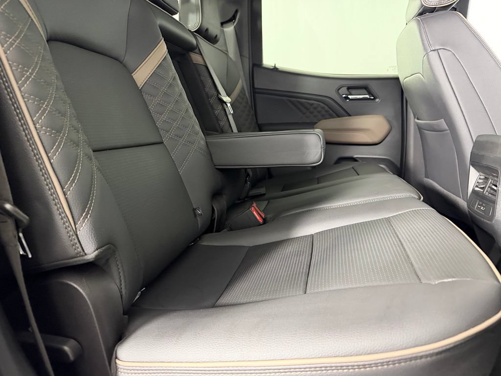 Used 2024 GMC Canyon Denali AWD/4WD image 30