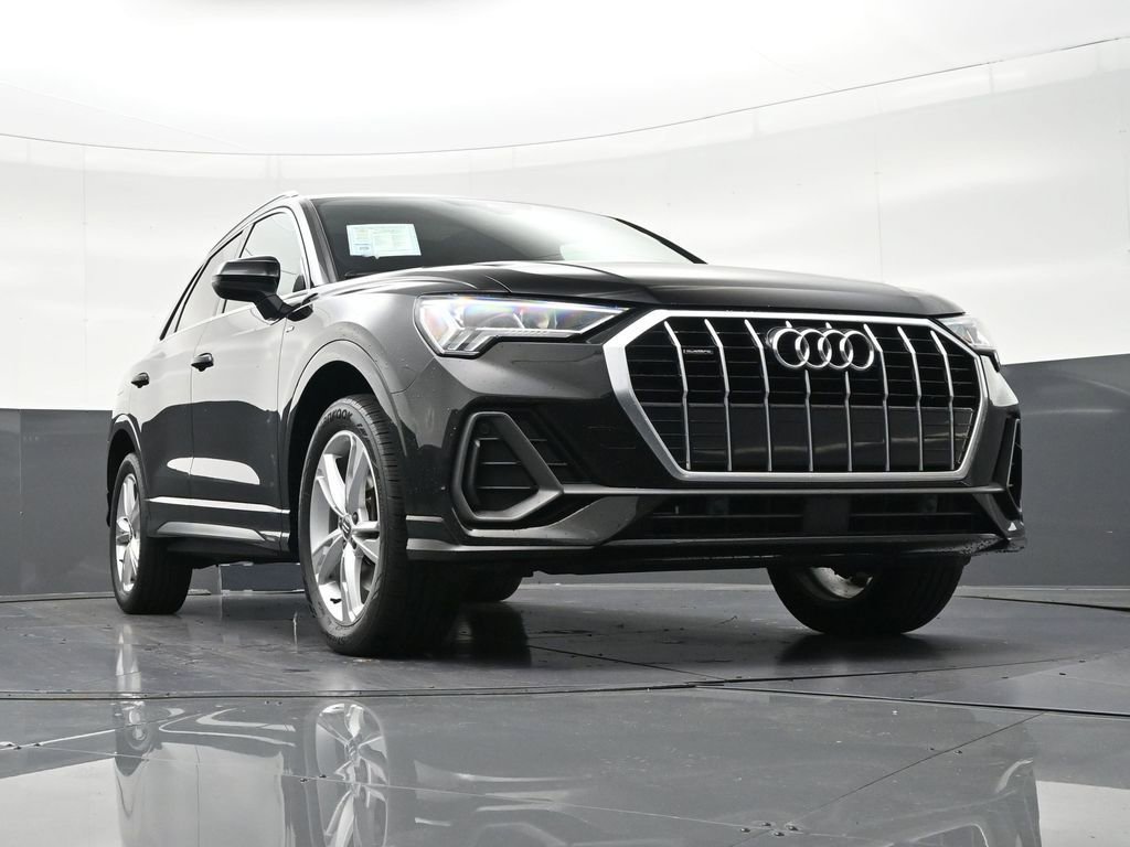 Used 2019 Audi Q3 2.0T Premium Plus w/ Premium Plus Package image 29