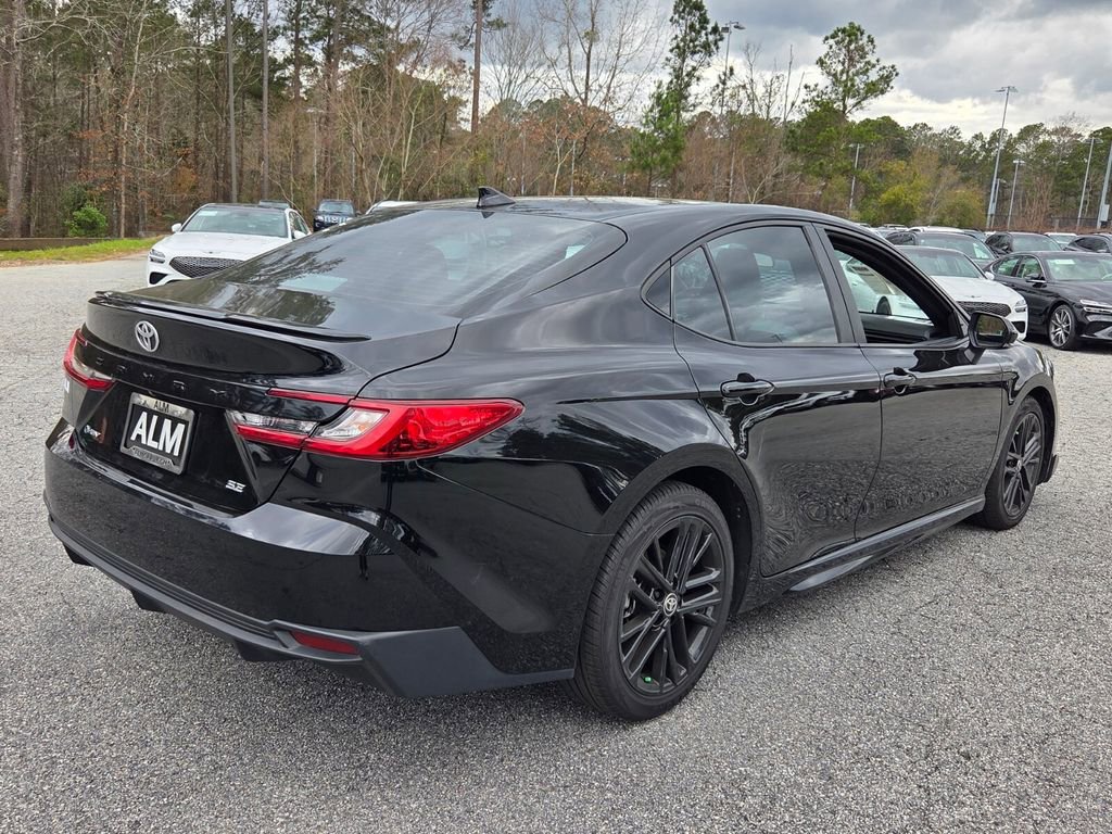 Used 2025 Toyota Camry SE image 12