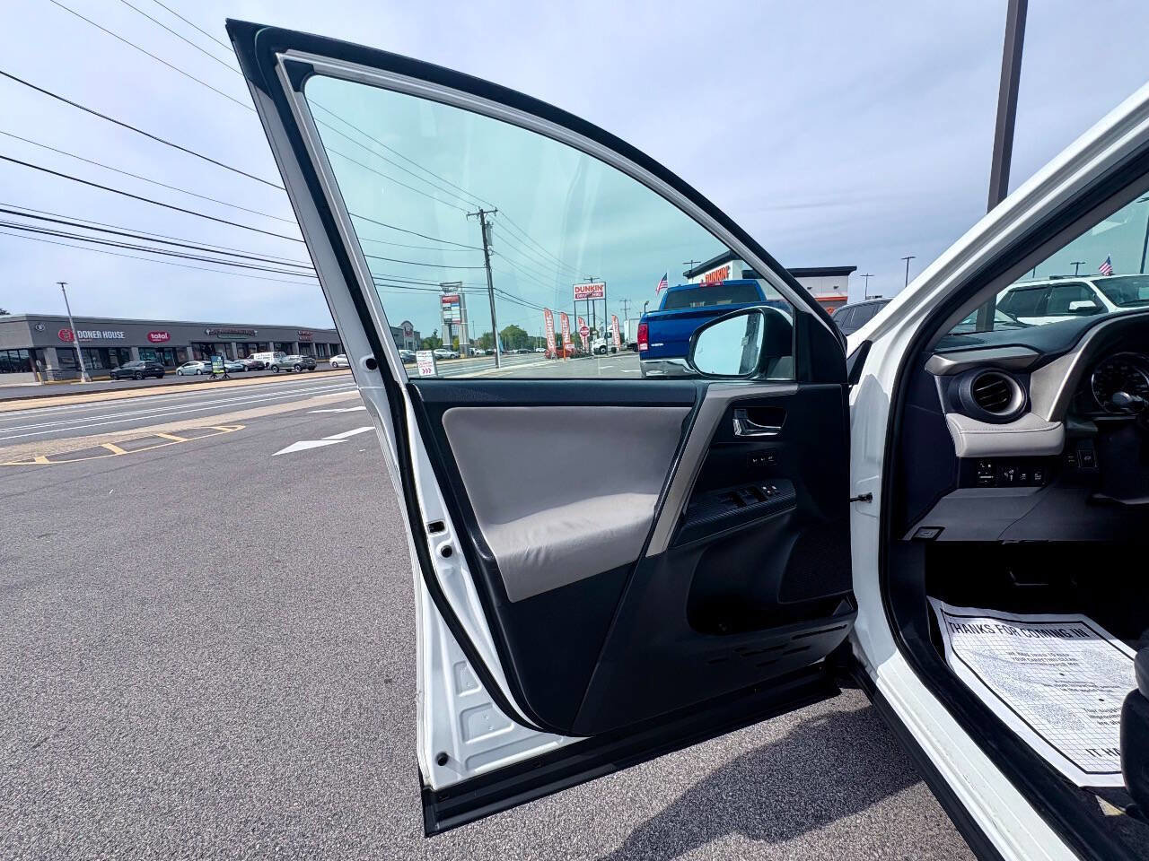Used 2015 Toyota RAV4 Limited w/ Technology Package image 21