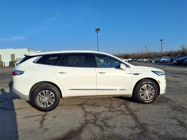 Used 2024 Buick Enclave Premium image 12