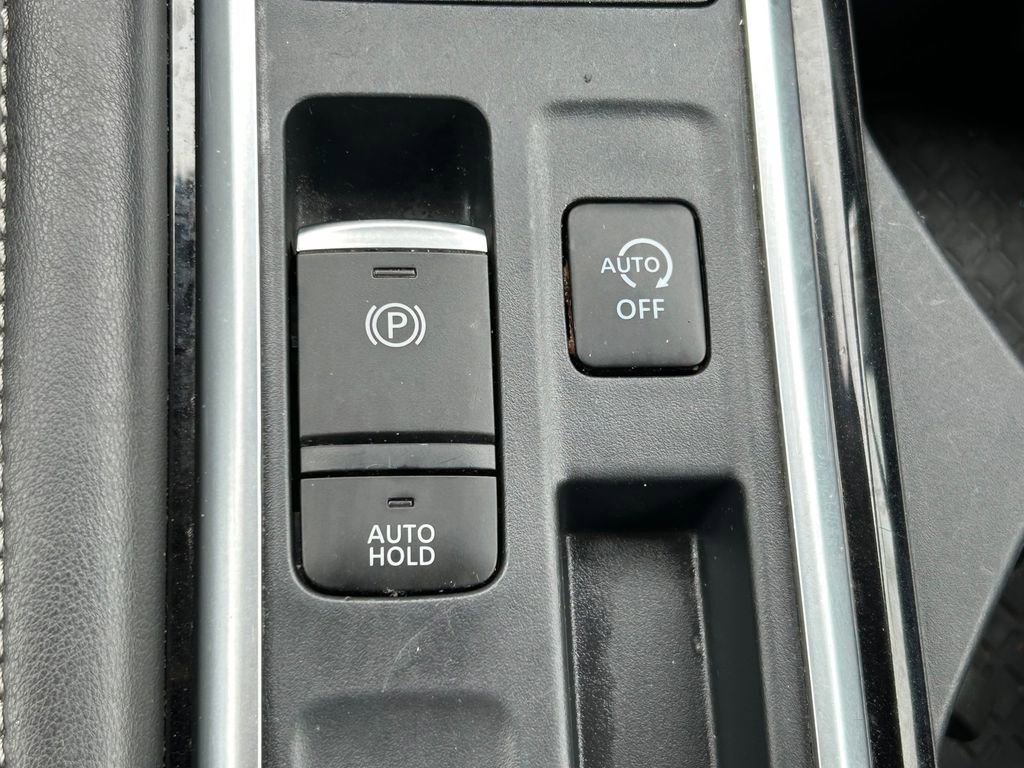 Used 2024 Nissan Pathfinder SV image 31