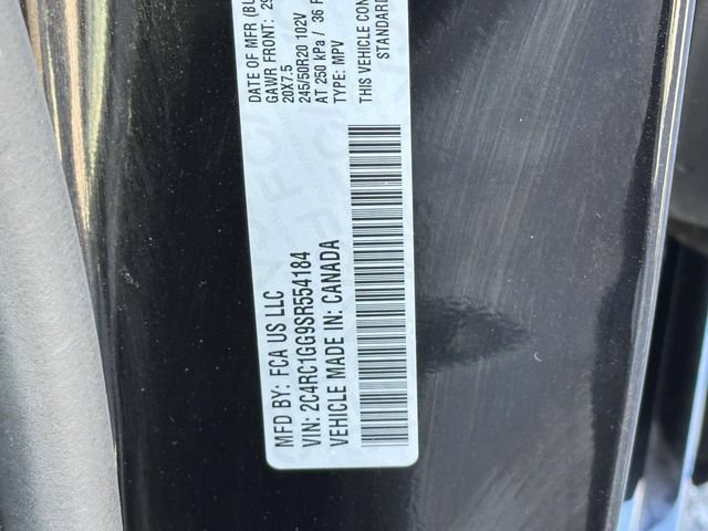 Used 2025 Chrysler Pacifica Limited FWD image 10