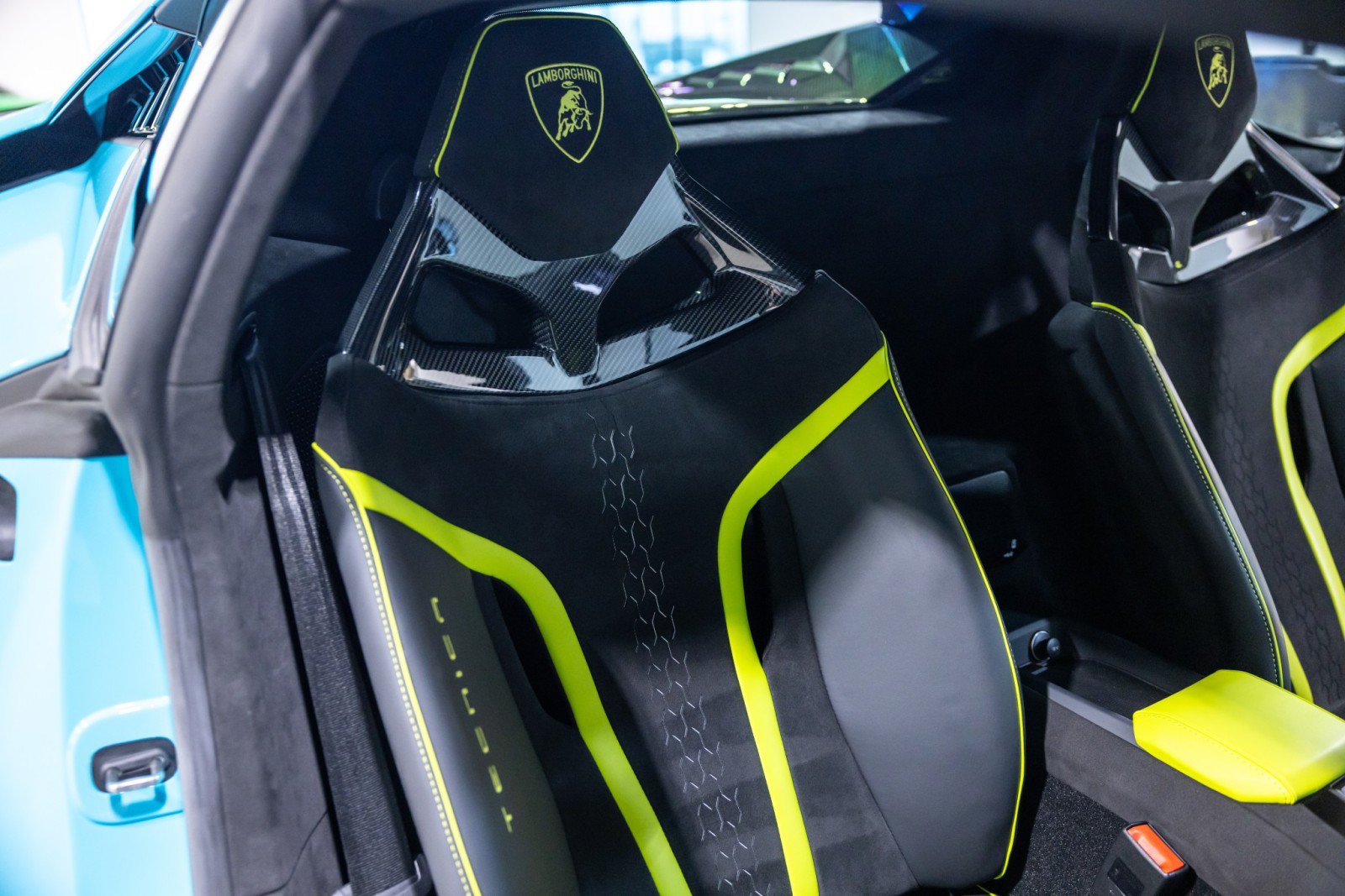 Used 2024 Lamborghini Huracan Tecnica RWD image 31