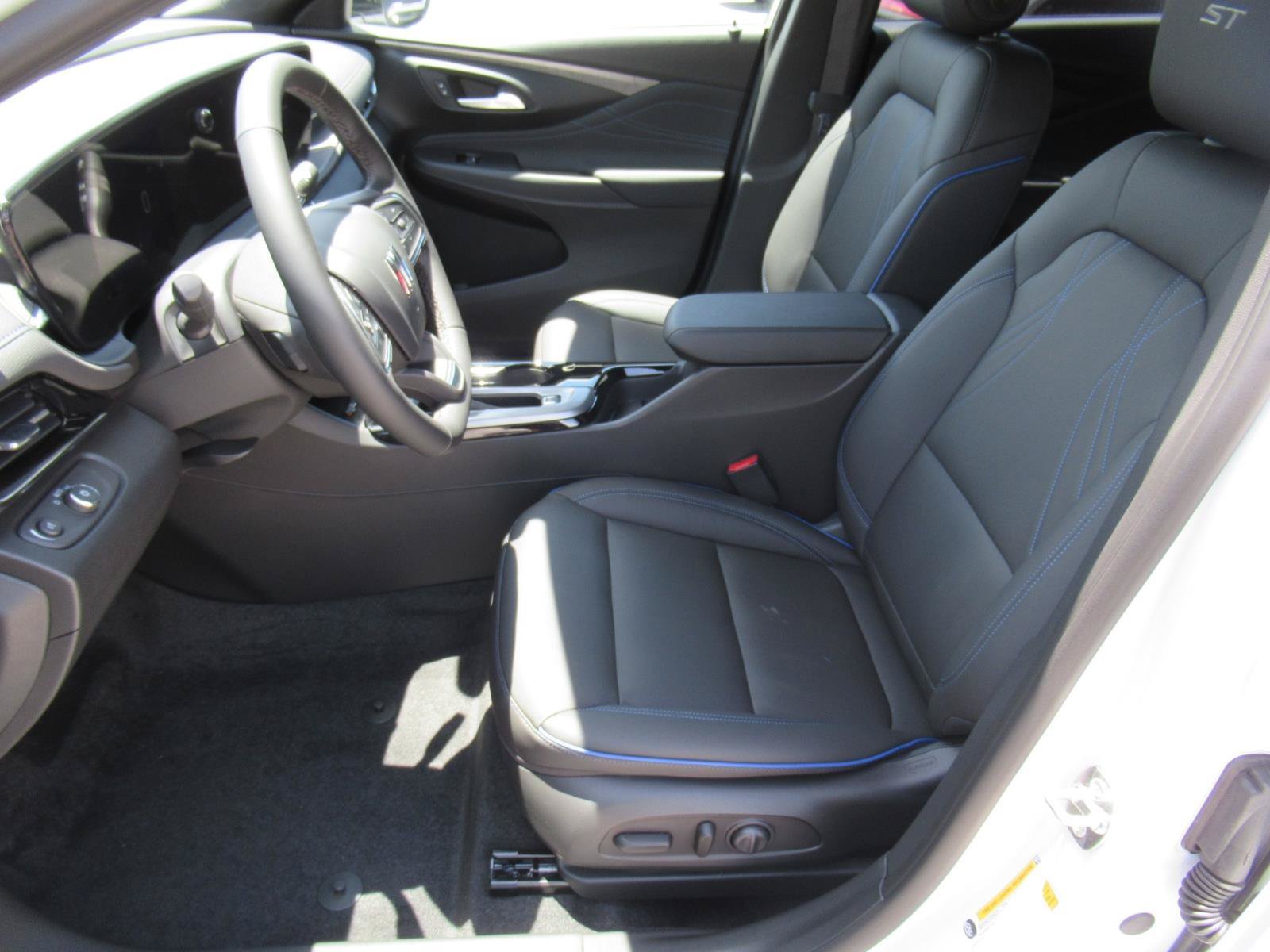 New 2026 Buick Envista Sport Touring w/ Convenience I Package FWD image 16