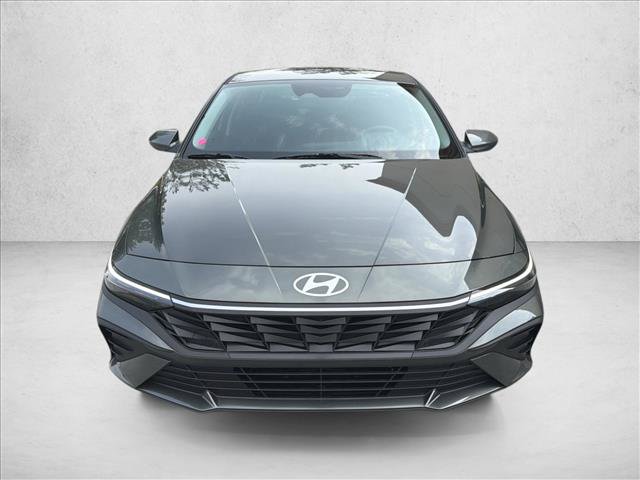 New 2026 Hyundai Elantra SE FWD video 2