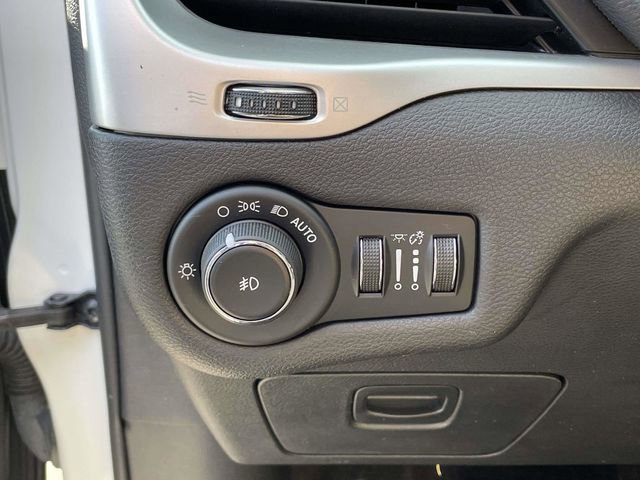 Used 2016 Jeep Cherokee Limited image 21