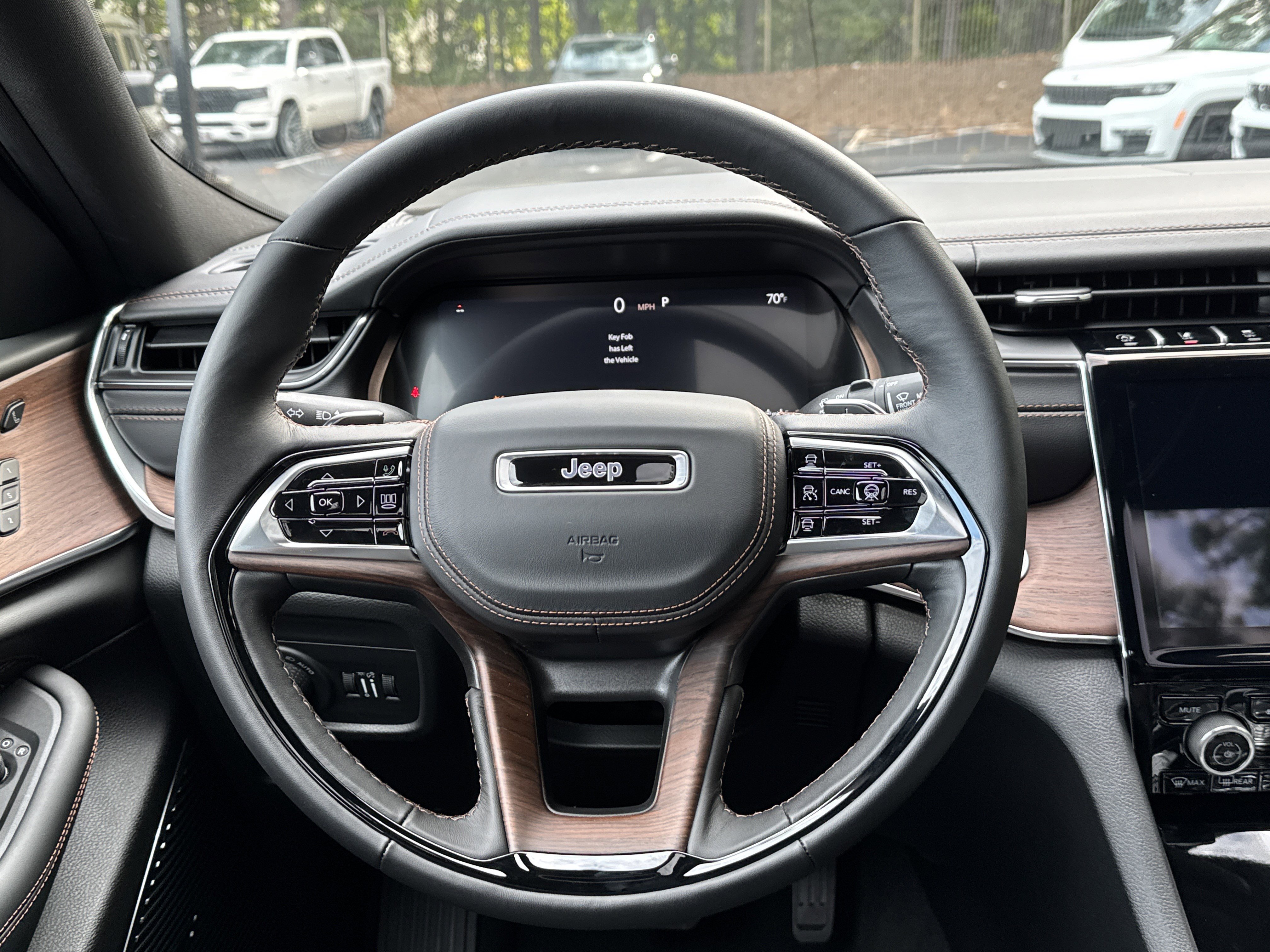 New 2025 Jeep Grand Cherokee L Summit w/ Obsidian Package image 31