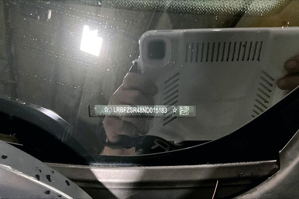 Used 2022 Buick Envision Avenir w/ Premium Seat Package image 33