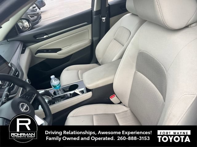 Used 2023 Nissan Altima 2.5 SV FWD image 6