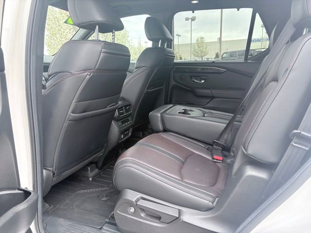Used 2025 Honda Pilot Black Edition image 20