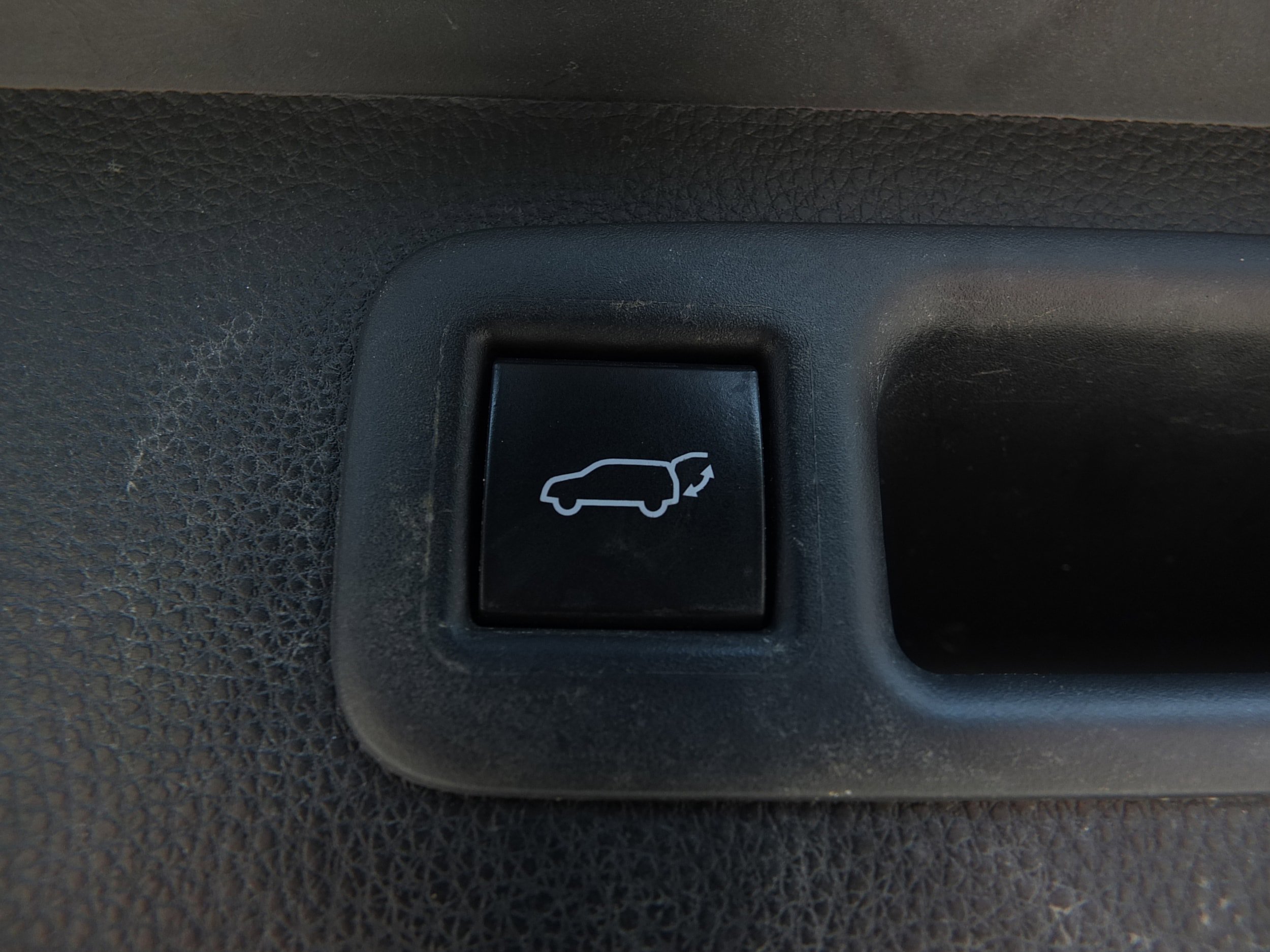 Used 2020 Toyota Highlander Limited FWD image 18