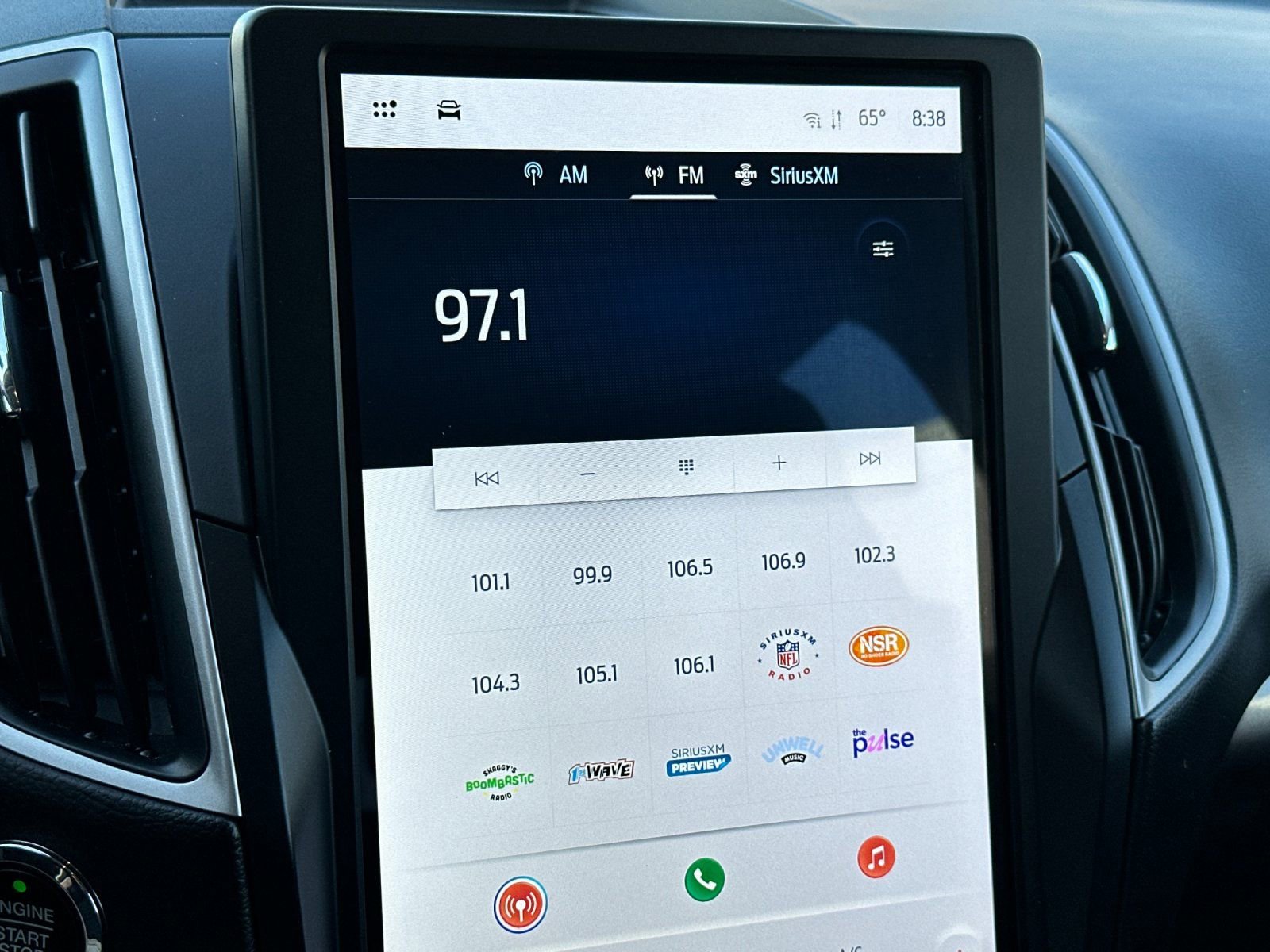 Used 2024 Ford Edge SEL image 21