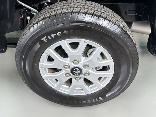 Certified 2025 Toyota Tacoma SR5 AWD/4WD image 28