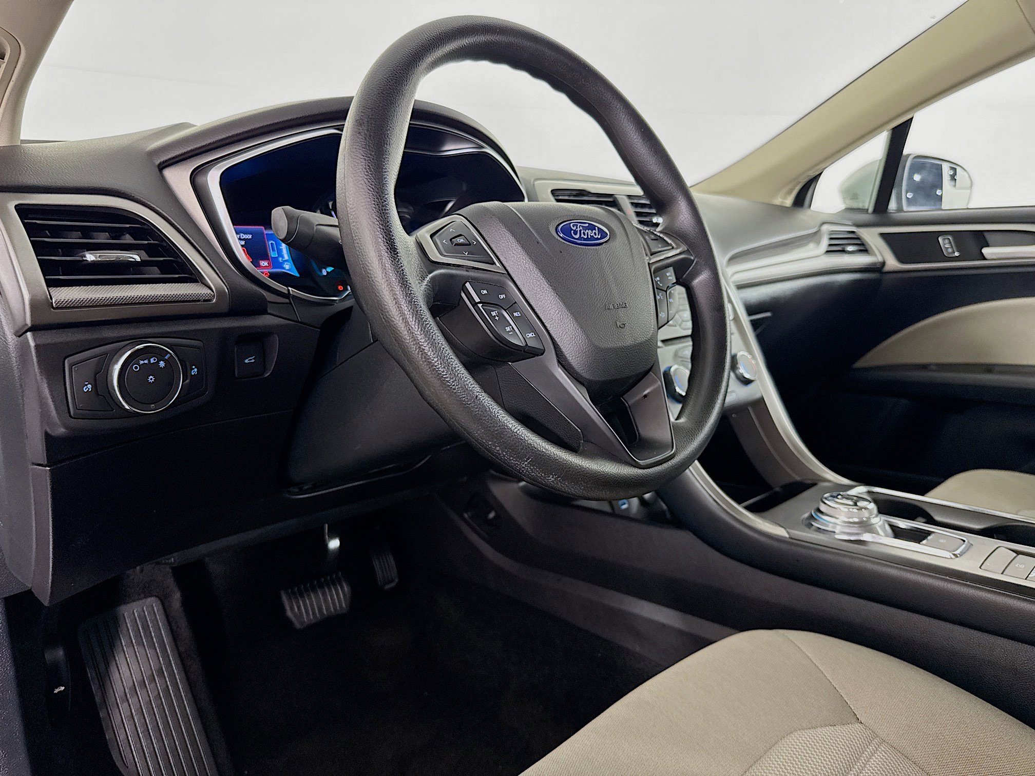 Used 2018 Ford Fusion S image 22