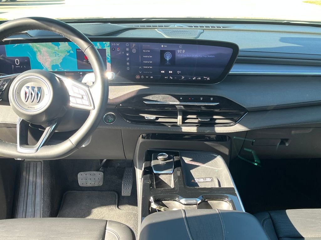 Used 2025 Buick Enclave Sport Touring image 18
