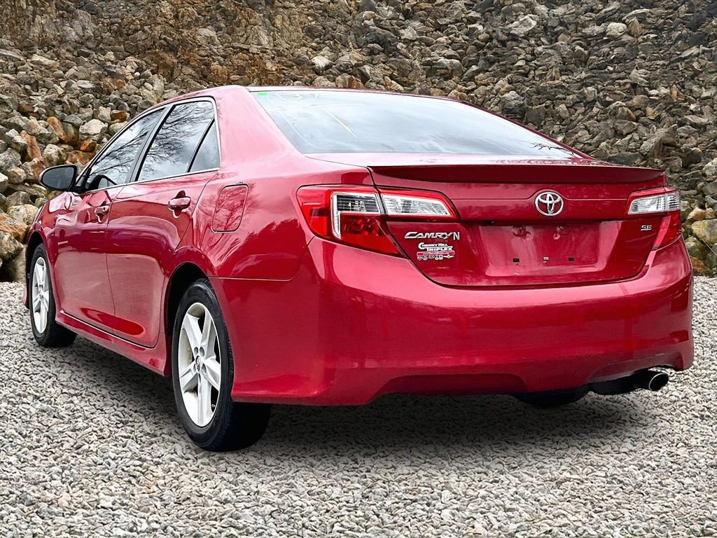 Used 2014 Toyota Camry SE FWD image 11