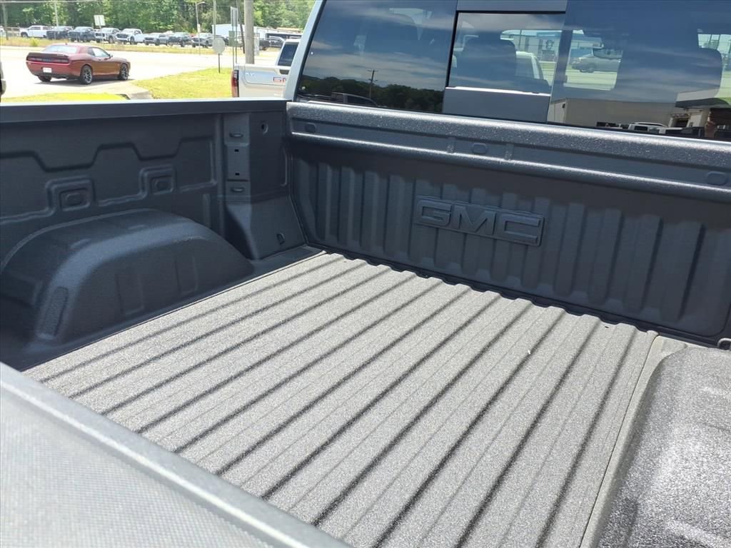 Used 2025 GMC Sierra 1500 AT4 w/ AT4 Premium Package AWD/4WD image 16