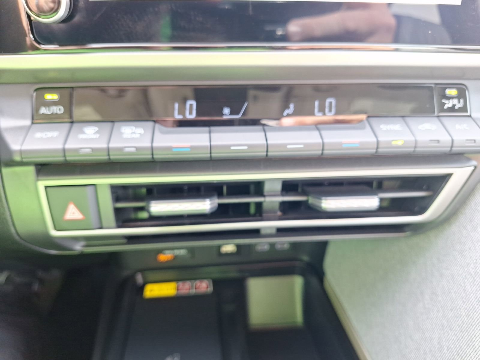 Used 2025 Toyota Camry LE w/ Convenience Package image 26