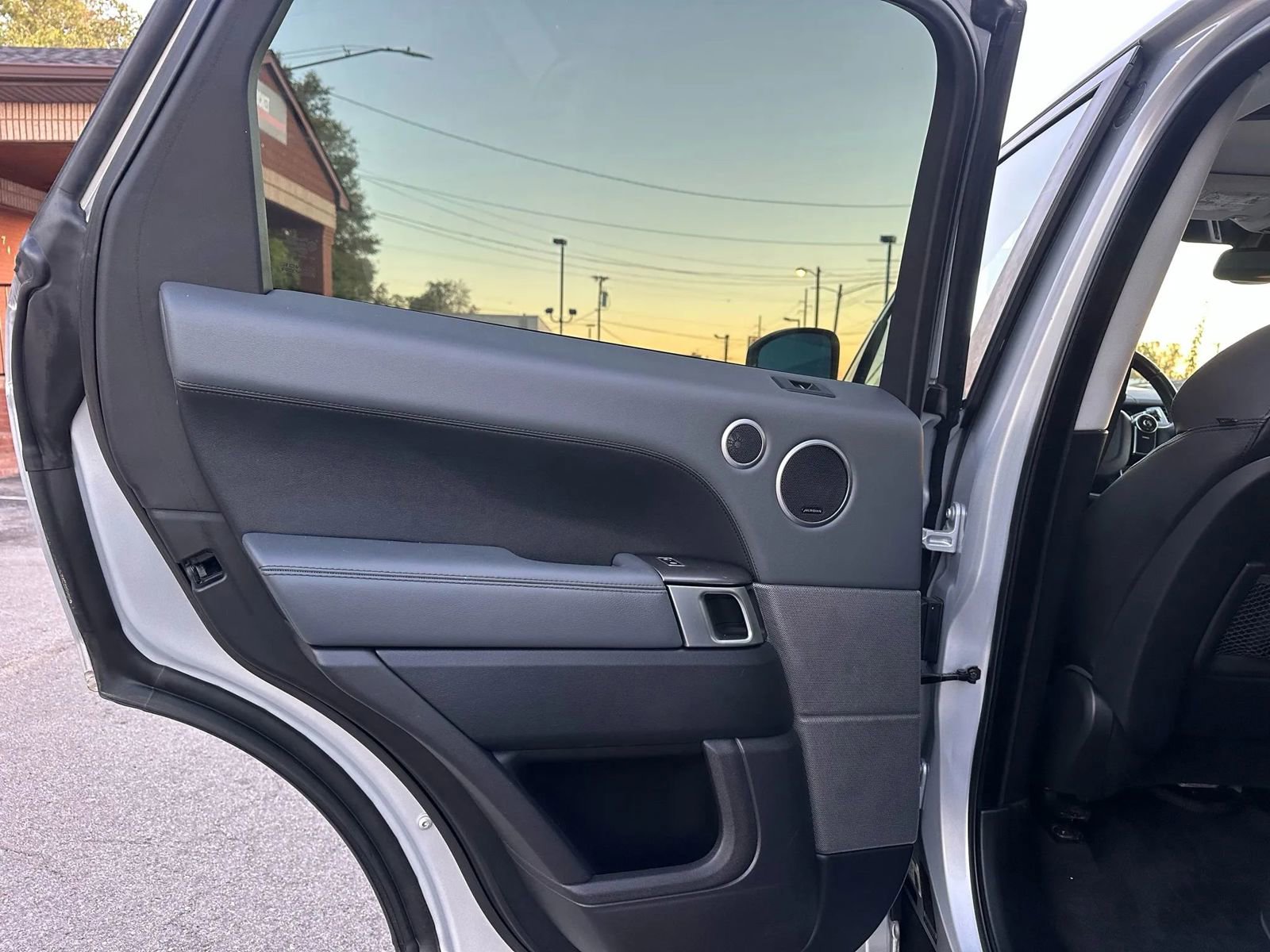 Used 2014 Land Rover Range Rover Sport SE image 12