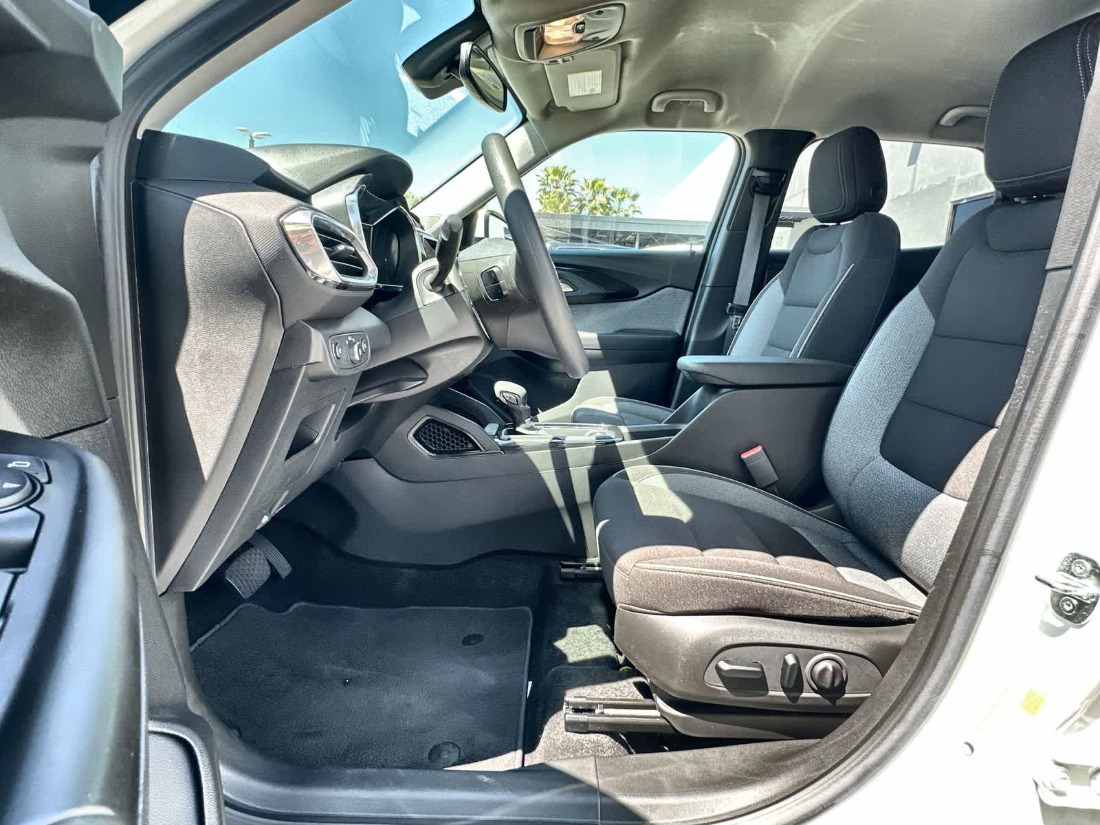 Used 2023 Chevrolet TrailBlazer LT w/ Convenience Package AWD/4WD image 2