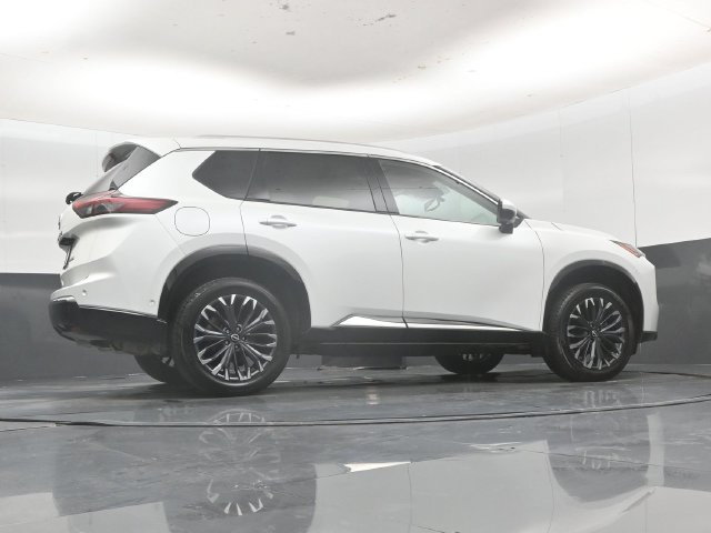 Used 2024 Nissan Rogue Platinum FWD image 52