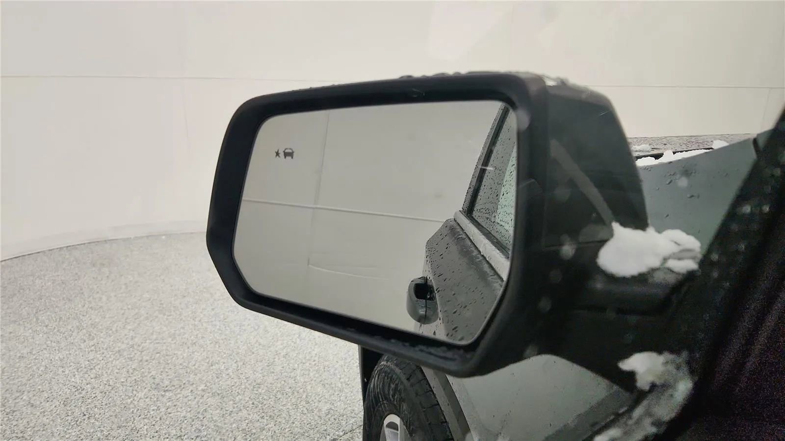 Used 2023 Chevrolet Traverse LT image 24