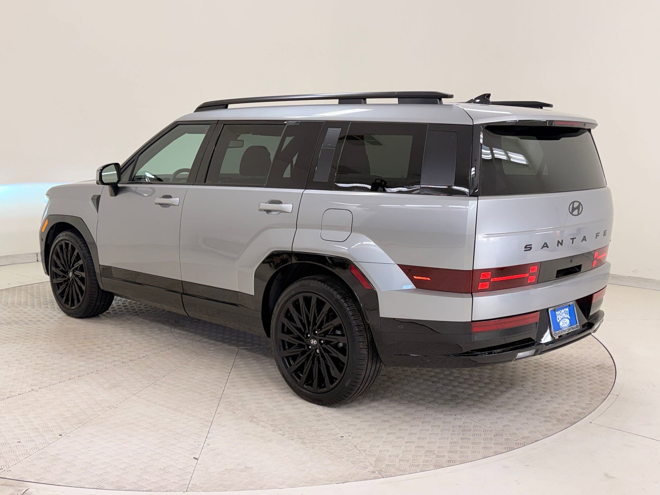 Used 2024 Hyundai Santa Fe Calligraphy image 3