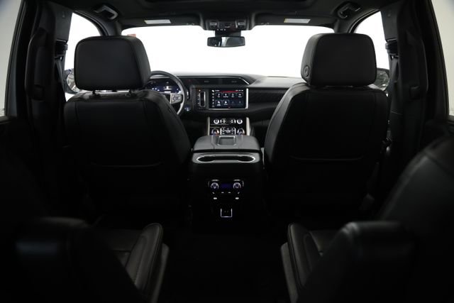 Used 2024 GMC Yukon XL Denali AWD/4WD image 41