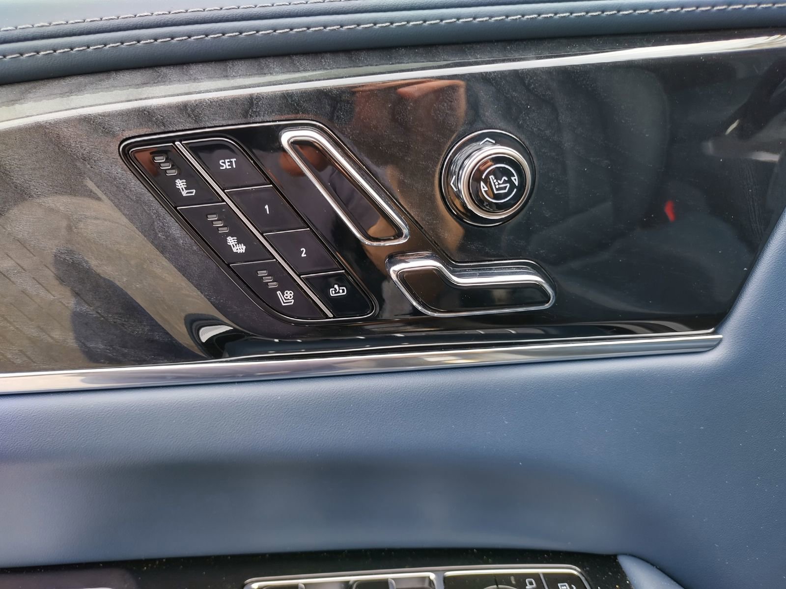 New 2025 Cadillac Escalade IQ Sport 2 image 8