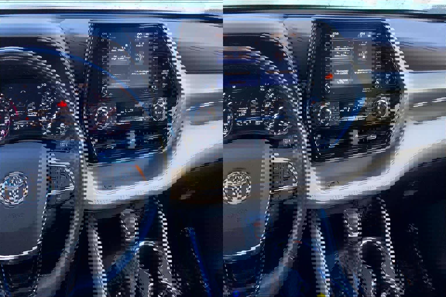 Used 2021 Toyota Highlander XLE image 7