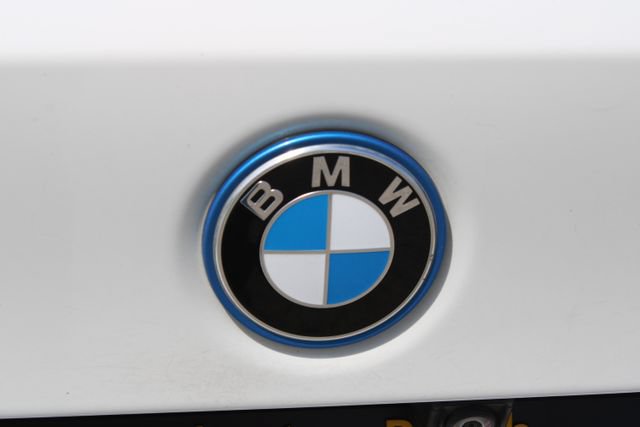 Used 2022 BMW 330e w/ Convenience Package RWD image 7