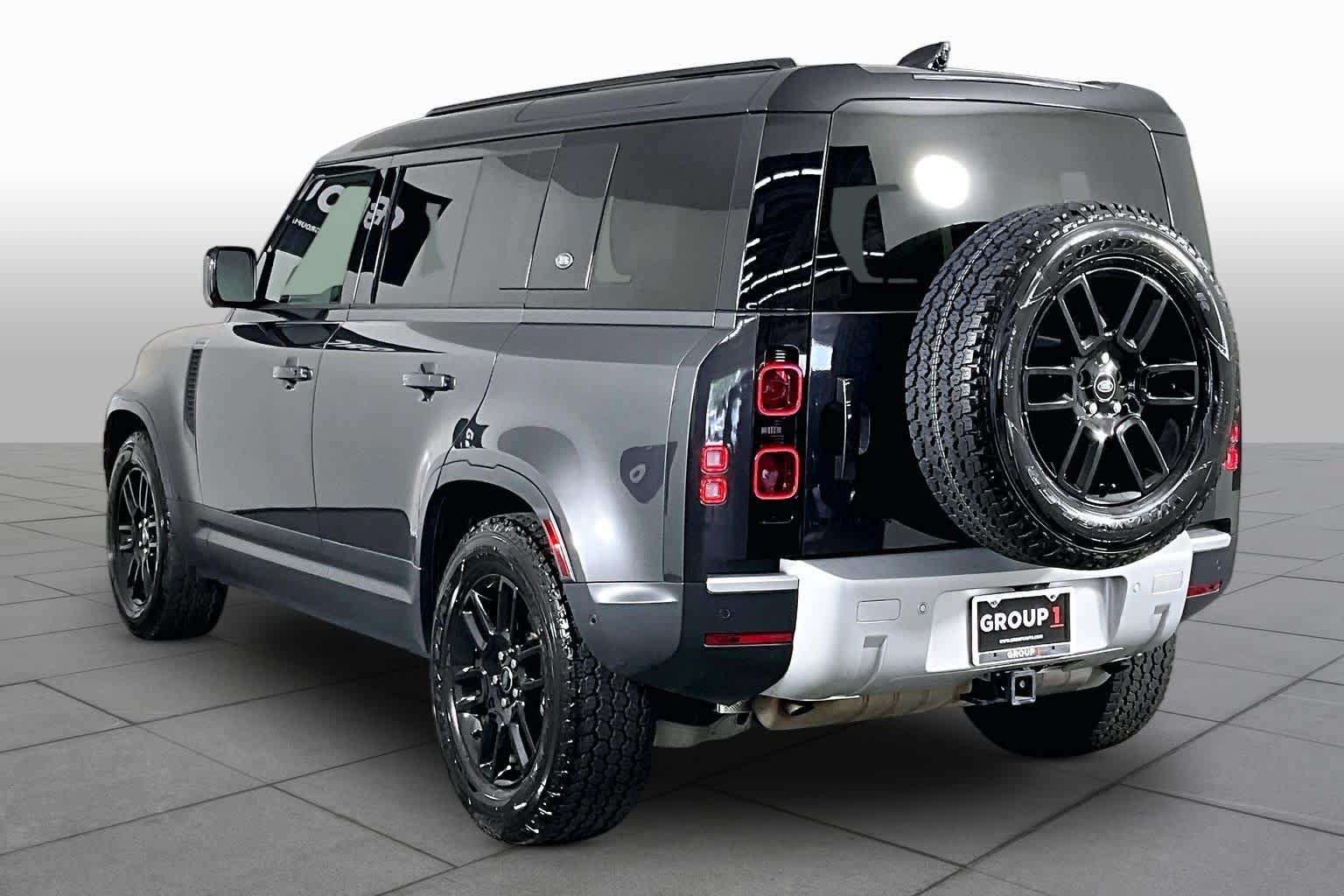 Used 2022 Land Rover Defender 110 S AWD/4WD image 11