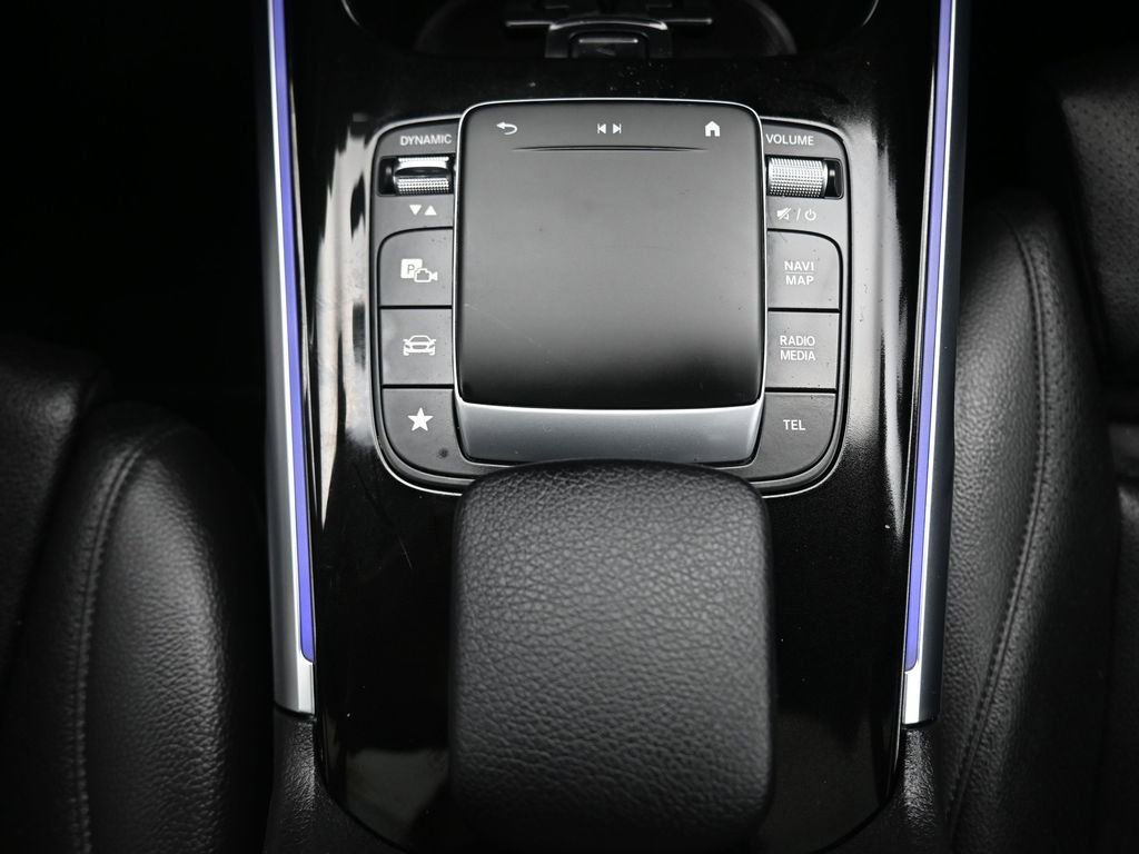 Used 2021 Mercedes-Benz GLB 250 4MATIC w/ Premium Package image 29