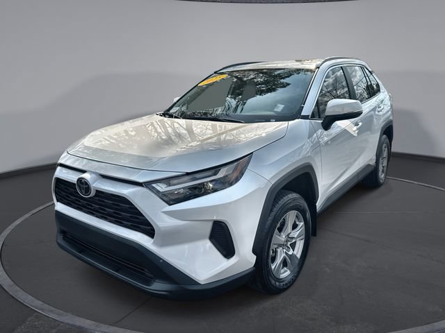 Used 2025 Toyota RAV4 XLE video 1