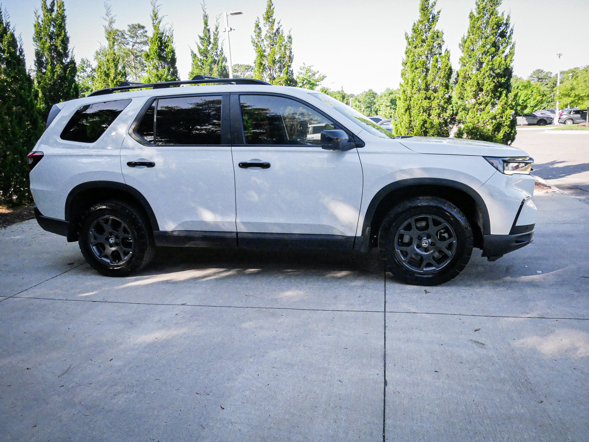 Certified 2025 Honda Pilot TrailSport image 11