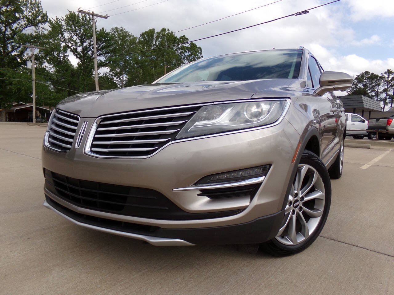 Used 2018 Lincoln MKC Select w/ Select Plus Package FWD image 2