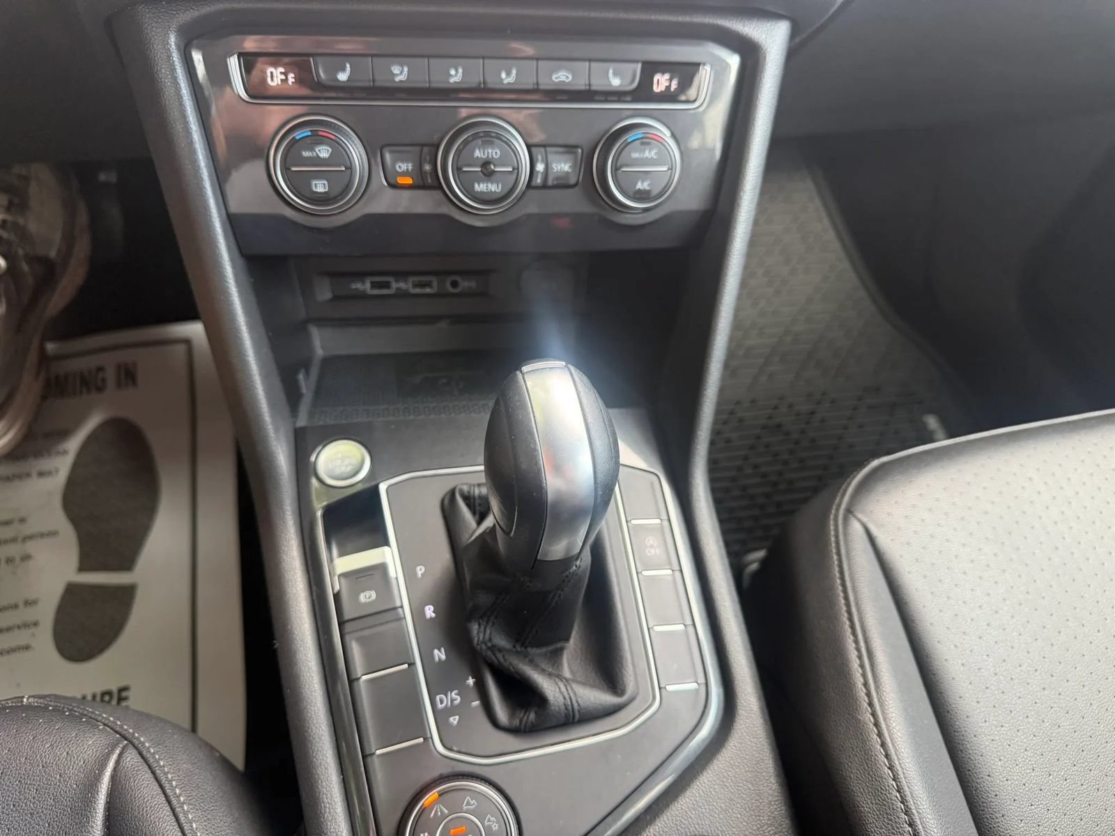 Used 2020 Volkswagen Tiguan SE w/ Panoramic Sunroof Package AWD/4WD image 18