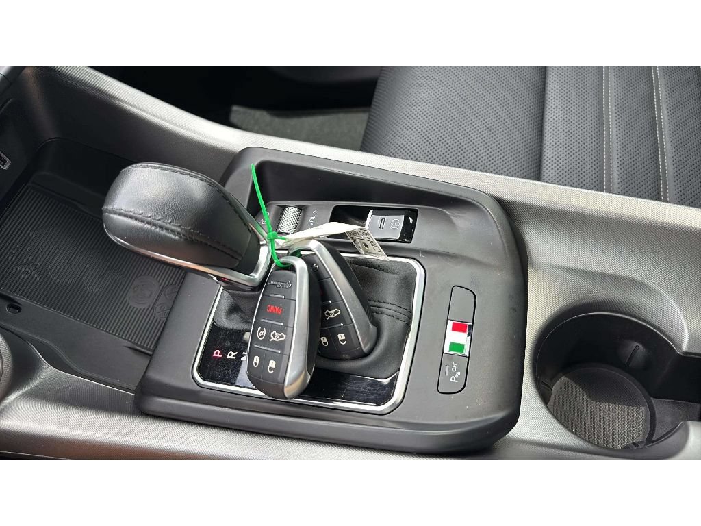 Used 2025 Alfa Romeo Tonale w/ Premium Package AWD/4WD image 22
