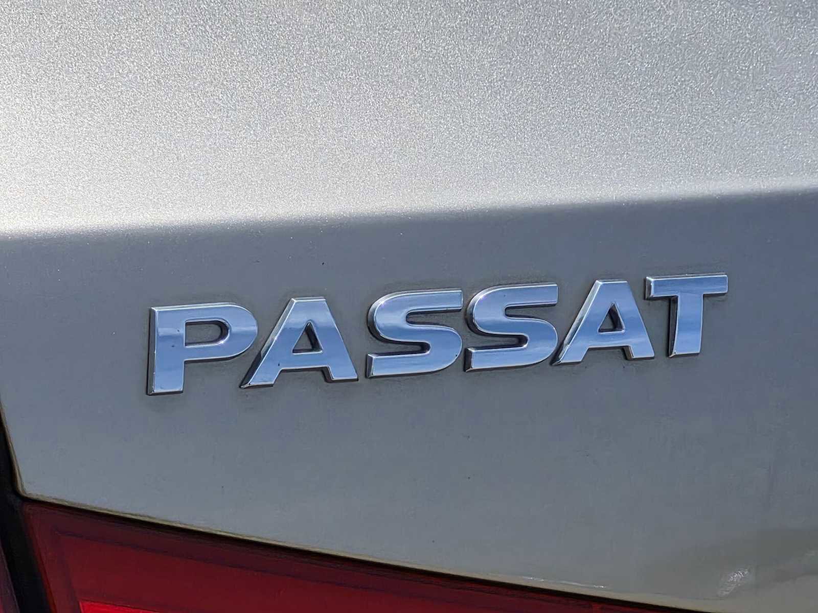 Used 2015 Volkswagen Passat TDI SE FWD image 13