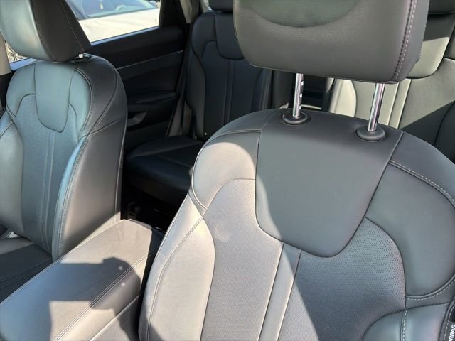 Used 2023 Kia Sorento EX AWD/4WD image 13