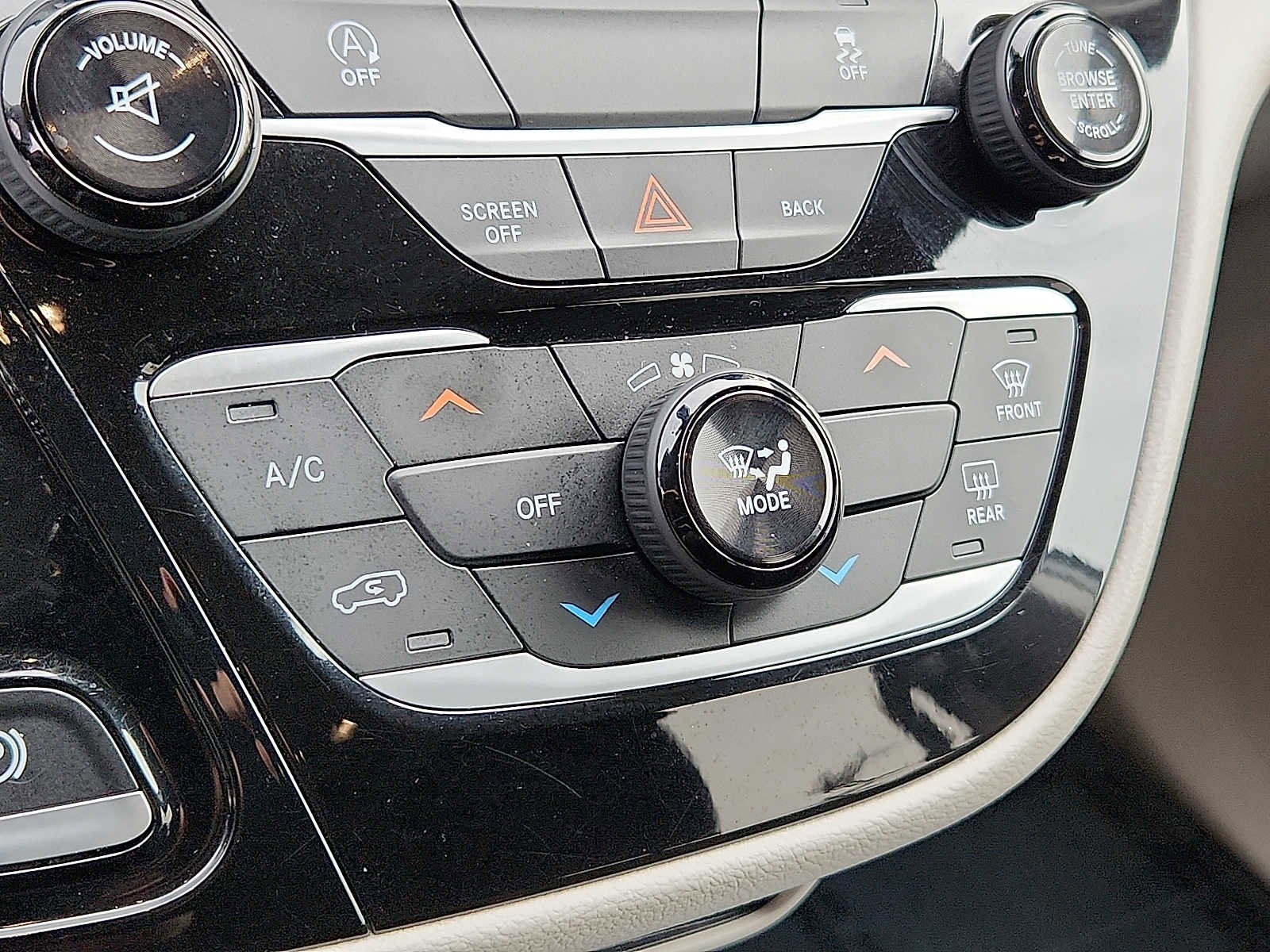 Used 2017 Chrysler Pacifica LX image 15