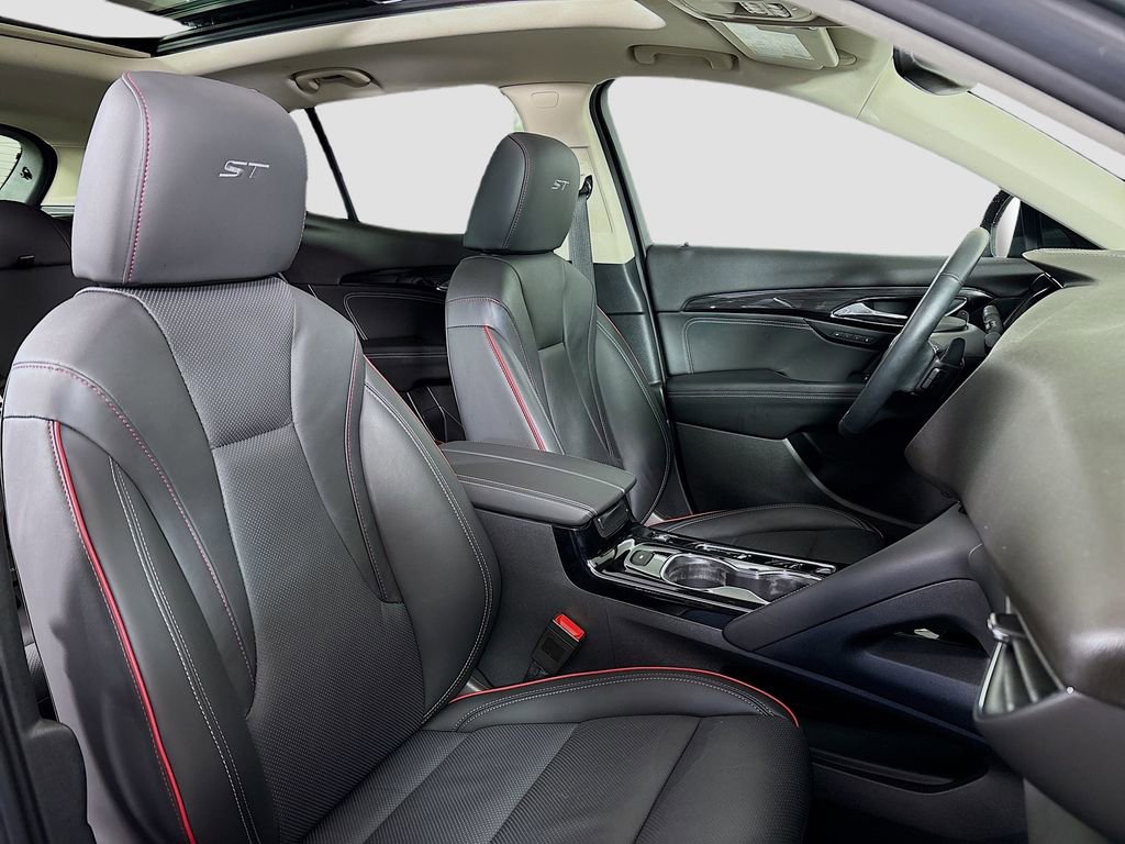 Certified 2023 Buick Envision Essence w/ Sport Touring Package image 32