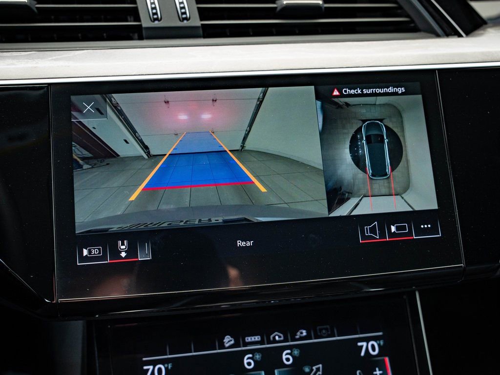 Used 2022 Audi e-tron Premium w/ Convenience Plus Package image 31