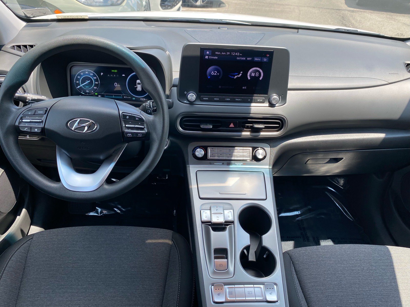 Used 2023 Hyundai Kona SE FWD image 11