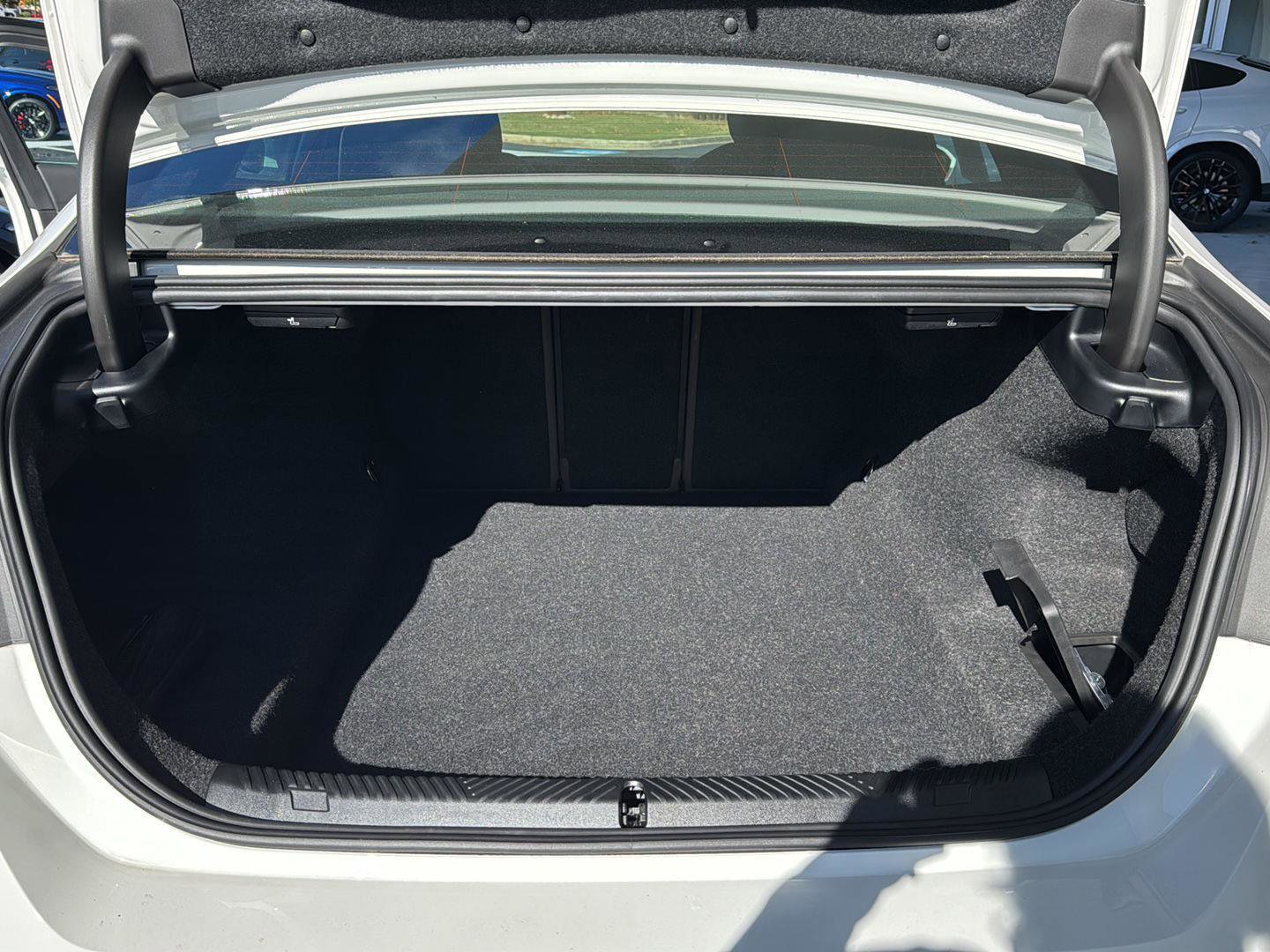 Certified 2025 BMW 530i w/ Premium Package image 31