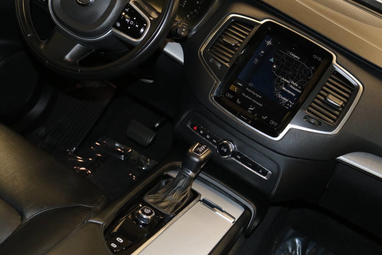 Used 2022 Volvo XC90 T5 Momentum AWD/4WD image 24