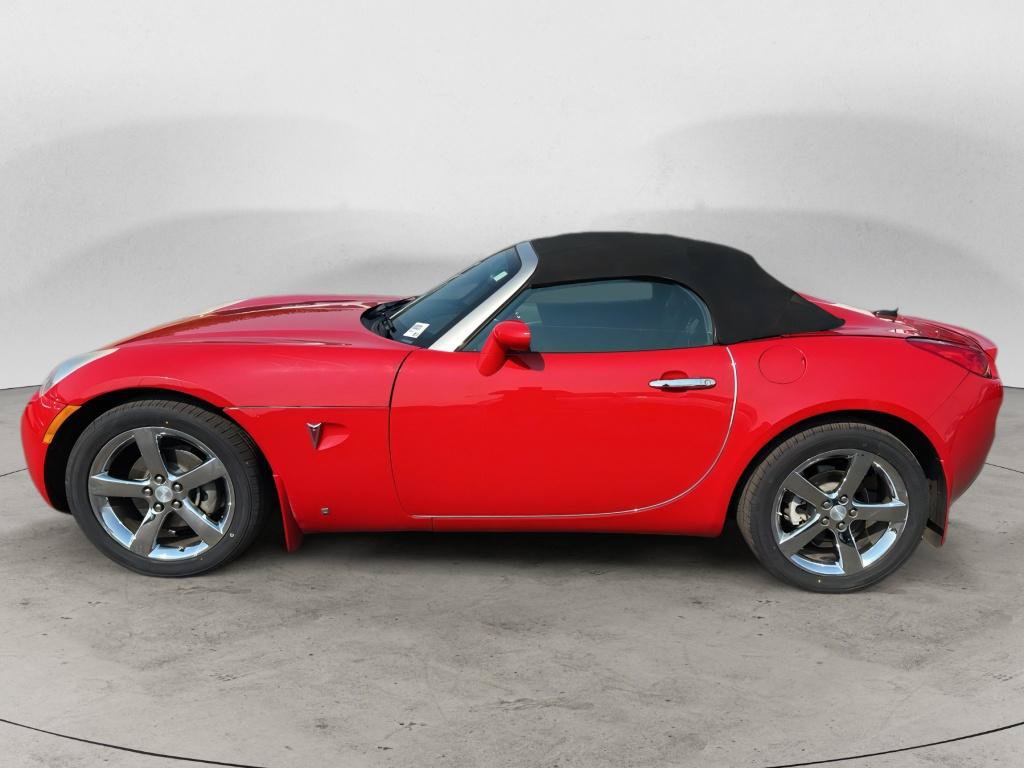 Used 2008 Pontiac Solstice Convertible w/ Premium Package RWD image 2