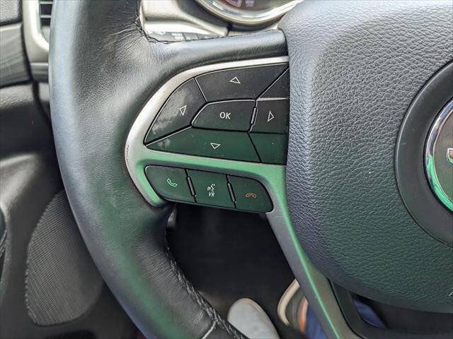Used 2019 Jeep Grand Cherokee Laredo w/ Security & Convenience Group AWD/4WD image 22